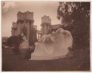 sculpture at the Colonnade at PPIE